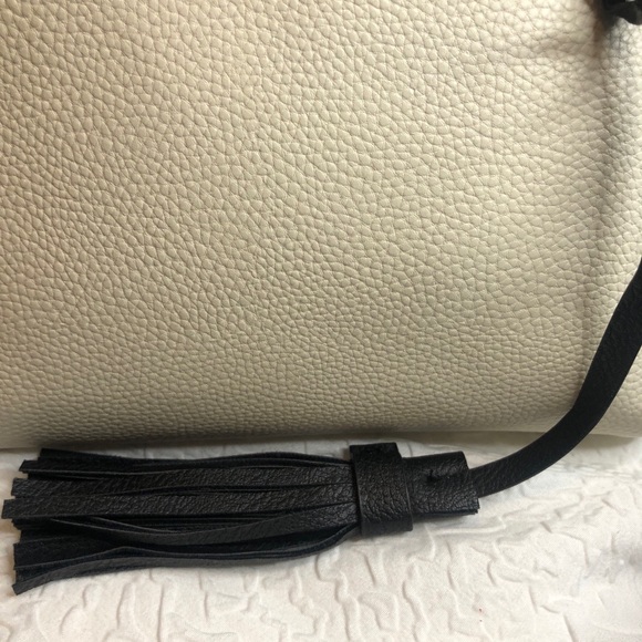 St John’s Bay bundle. Crossbody, tee and long sleeve tee Medium. - Picture 15 of 16